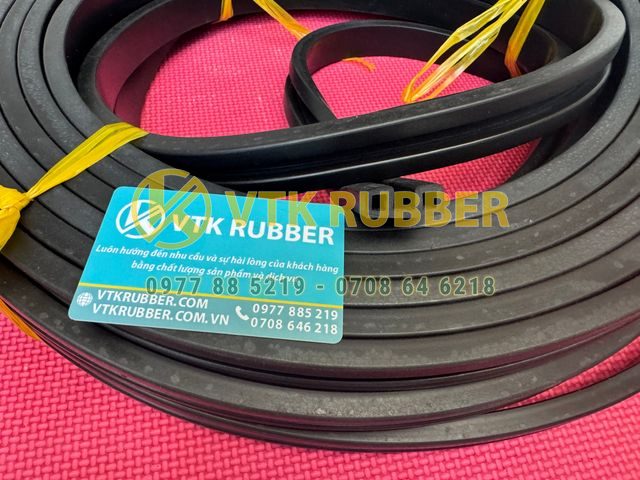 Ron cao su chữ B chuyên dùng cho cửa công nghiệp và thiết bị cơ khí