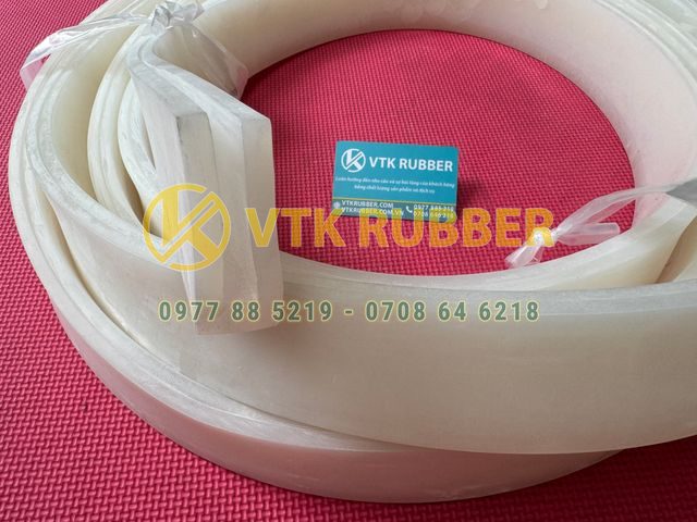 Gioăng silicon chữ U dễ lắp đặt trên nhiều loại vật liệu khác nhau
