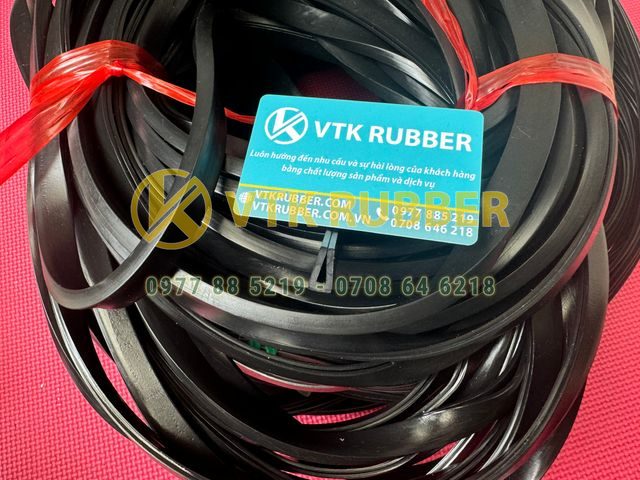 Ron cao su chữ U hỗ trợ bảo vệ mép sắc và tăng độ an toàn sử dụng