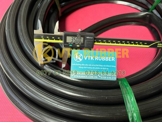 Ron cao su EPDM kho lạnh chữ D tăng độ kín khít cho cửa kho lạnh